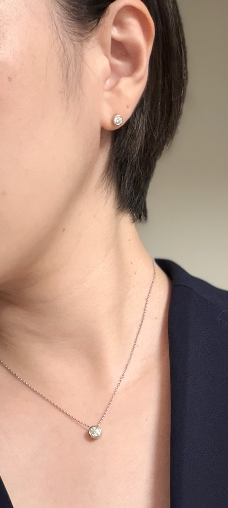 ダイヤモンドネックレス・ピアス着用写真39(1)